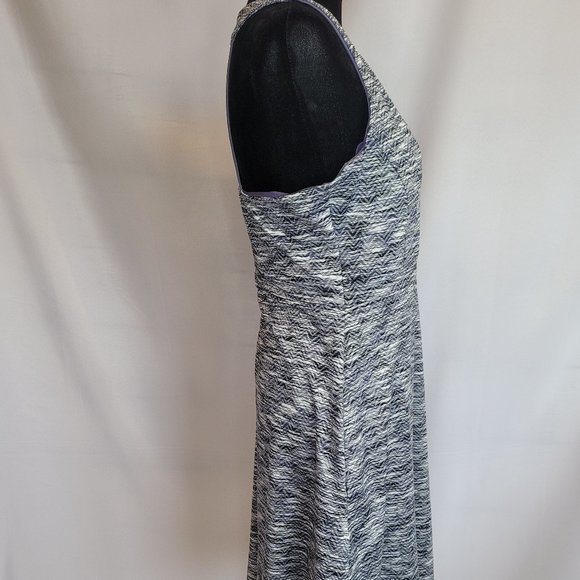 MPG Travel Dress - Picture 5 of 10